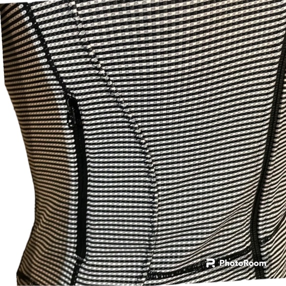 Lululemon Gingham Print Forme Define Shape Jacket - Picture 7 of 8